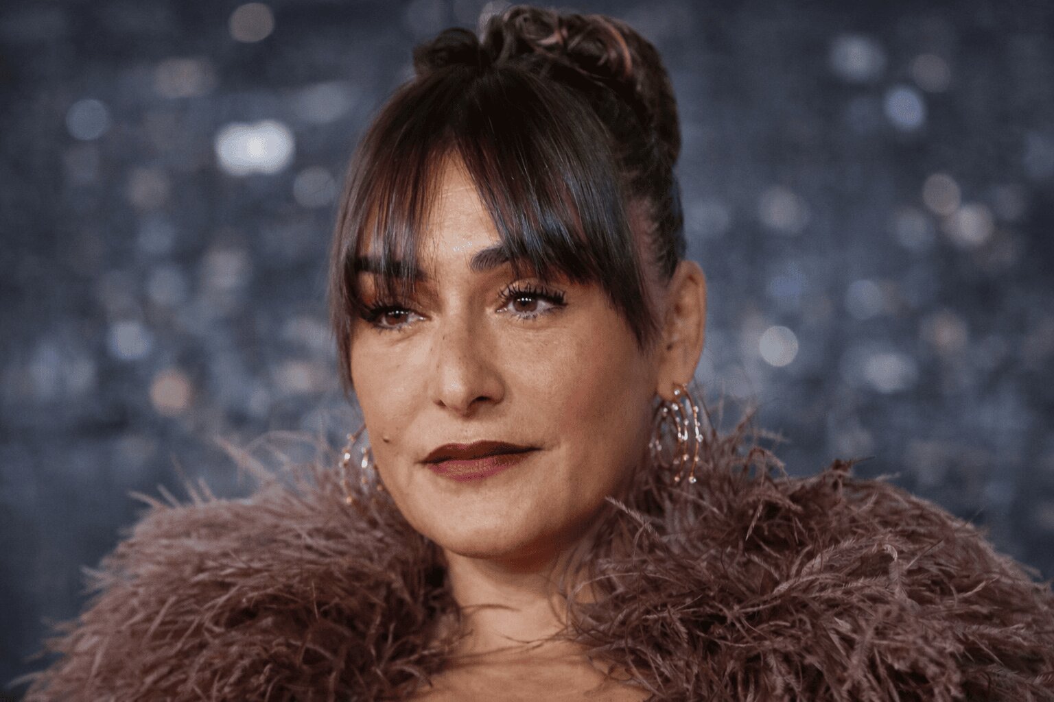 CANDELA PEÑA DESBORDA EL DIRECTO DE 'FIESTA': Su inesperada invitación a sintonizar La 2 frente a Emma García