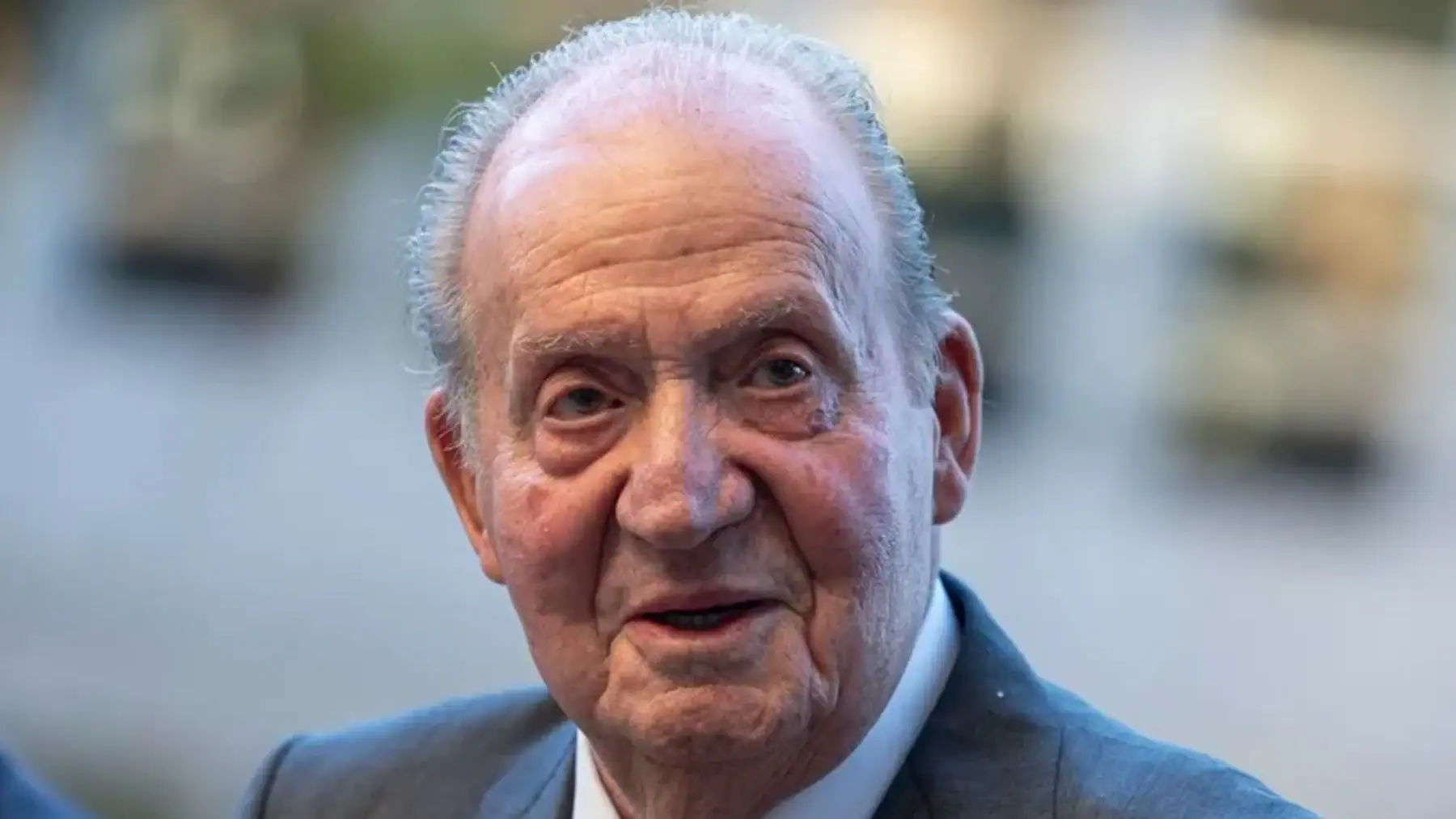 El "bajón" anímico del Rey Juan Carlos: soledad en Abu Dabi y la presión para su regreso a Zarzuela