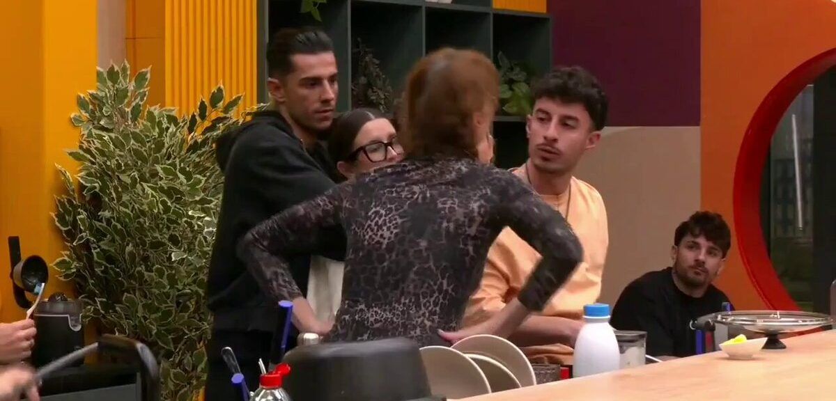 Máxima tensión en 'GH DÚO': La audiencia exige la expulsión disciplinaria de Raquel Salazar por regar con una manguera a