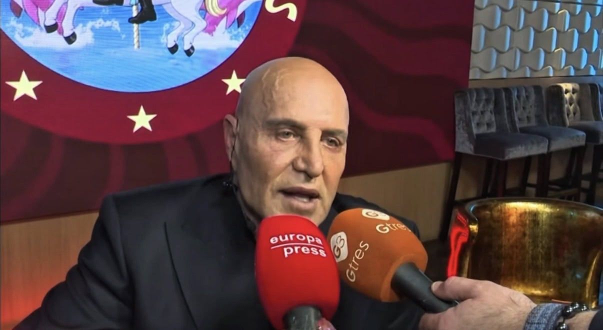 Kiko Matamoros arremete contra Carlo Costanzia: "Va por la calle como si fuera perdonando vidas"