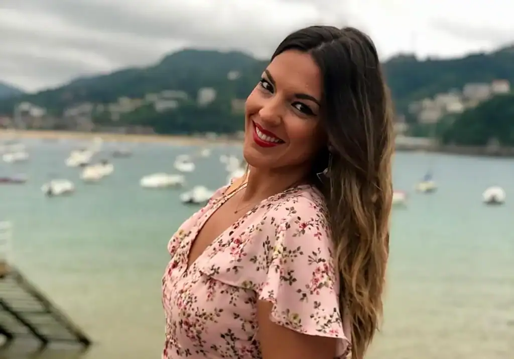 Adriana Dorronsoro, la periodista que modera el acto de clausura del estreno de 'ZOE'