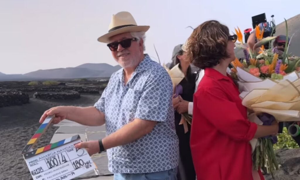 Almodóvar frente al espejo de su 'Amarga Navidad': "He perdido el pudor porque el futuro me debe encontrar ocupado"
