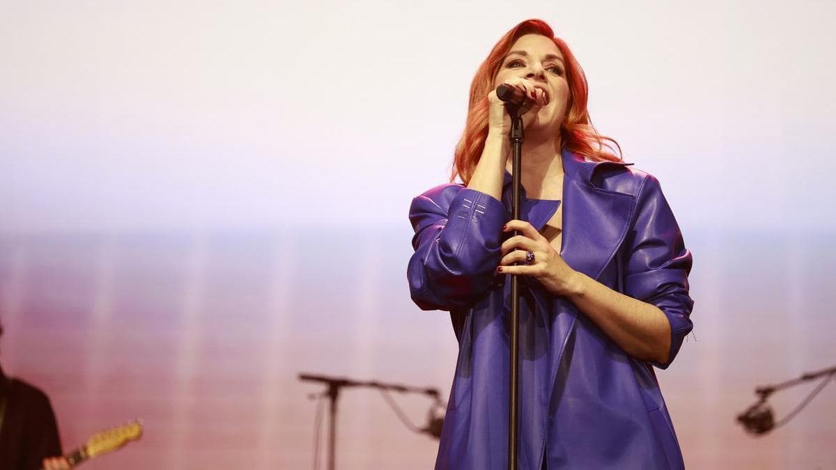 Lección de elegancia de Leire Martínez: frena en seco los insultos contra La Oreja de Van Gogh durante un concierto
