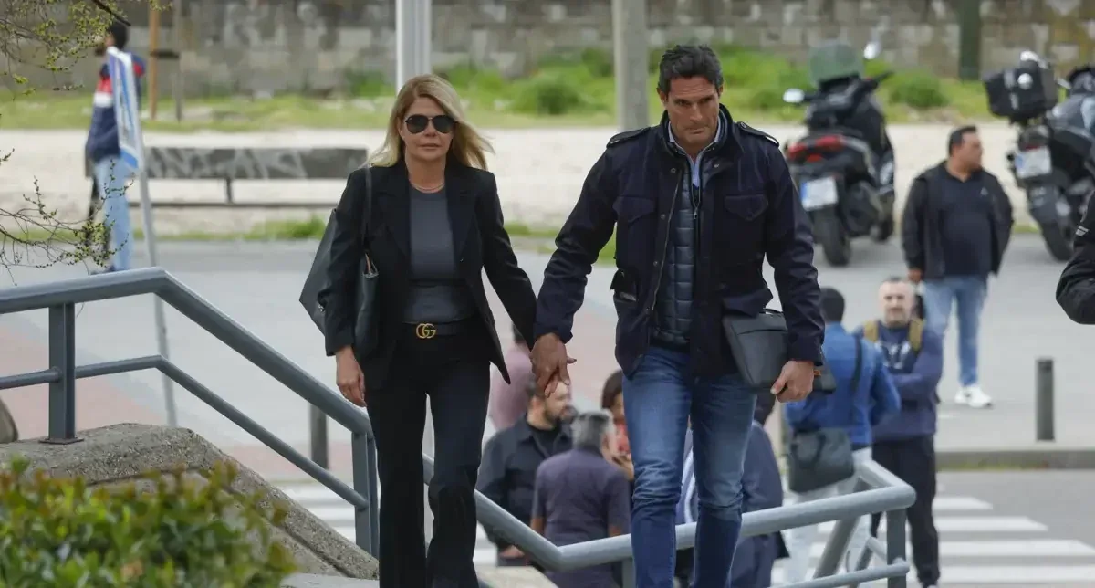 Makoke acompañada llegando a la Audiencia Provincial de Madrid para el juicio con Kiko Matamoros