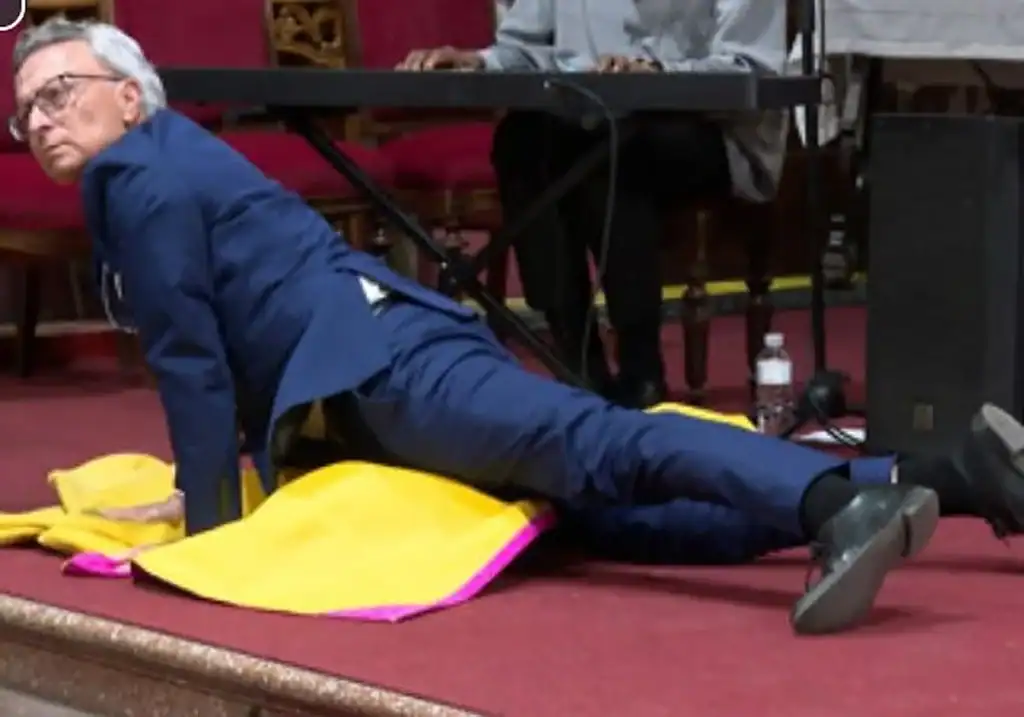 El baile de la discordia: la familia de Ortega Cano, en shock tras su surrealista vídeo en una iglesia