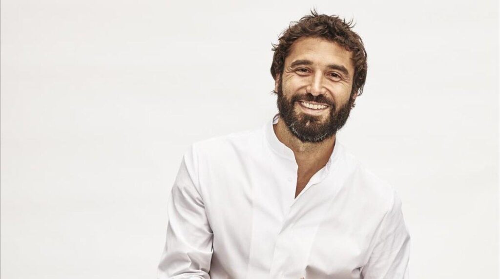 Álex García, en otro momento de su paso por el programa de radio 'A las bravas' de la Cadena SER
