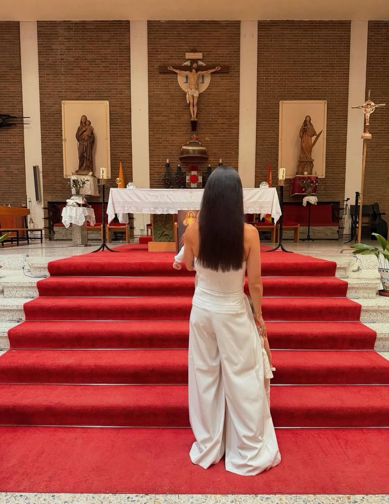 Cristina Pedroche celebra el bautizo de su segundo hijo: "No sé cómo pude vivir tanto tiempo sin él"