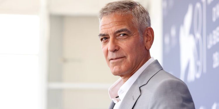 George Clooney califica de "crimen de guerra" la amenaza de Donald Trump contra Irán y desata una respuesta feroz de la Casa Blanca