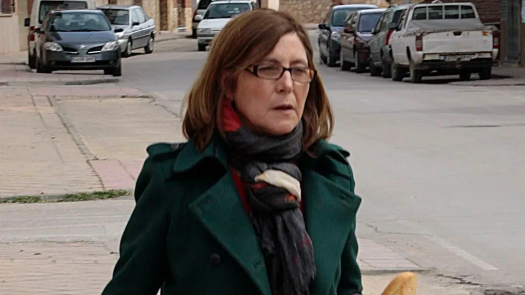 Sara Carbonero se refugia en su fe: la emotiva y blindada despedida a su madre en Corral de Almaguer