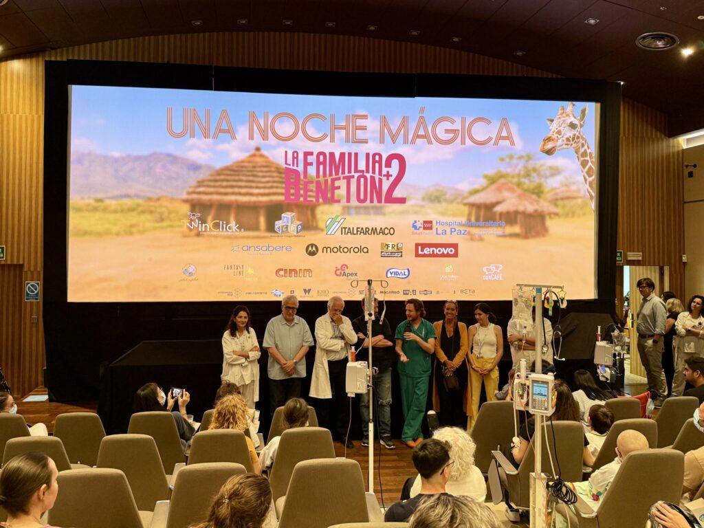 Leo Harlem y Joaquín Mazón desatan las sonrisas en el hospital de La Paz con un estreno solidario de altura