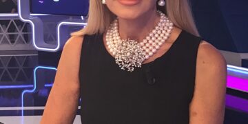 Carmen Lomana