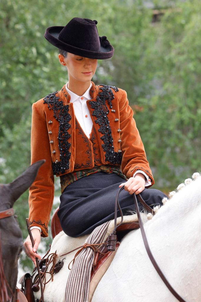 Victoria Federica y Tana Rivera: el histórico duelo de estilo a caballo en la Feria de Abril