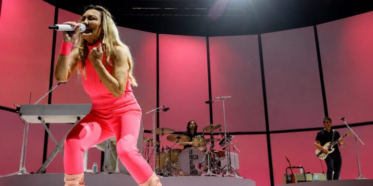 Amaia Montero reaparece con La Oreja de Van Gogh entre ovaciones y problemas de afinación