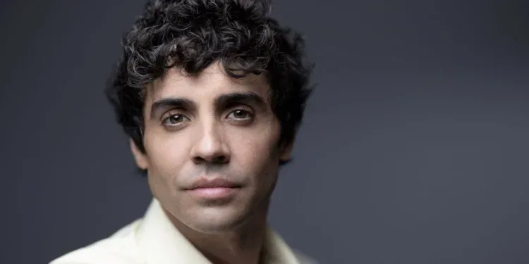 Javier Ambrossi, director y guionista de 'Veneno' y 'La Mesías', en primer plano
