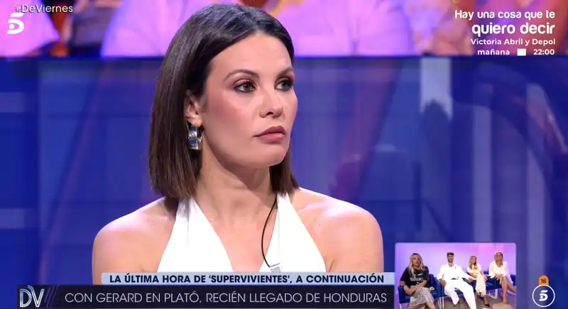 Jessica Bueno, expareja de Jota Peleteiro, en el plató de '¡De Viernes!' durante la entrevista de Ajla Etemovic