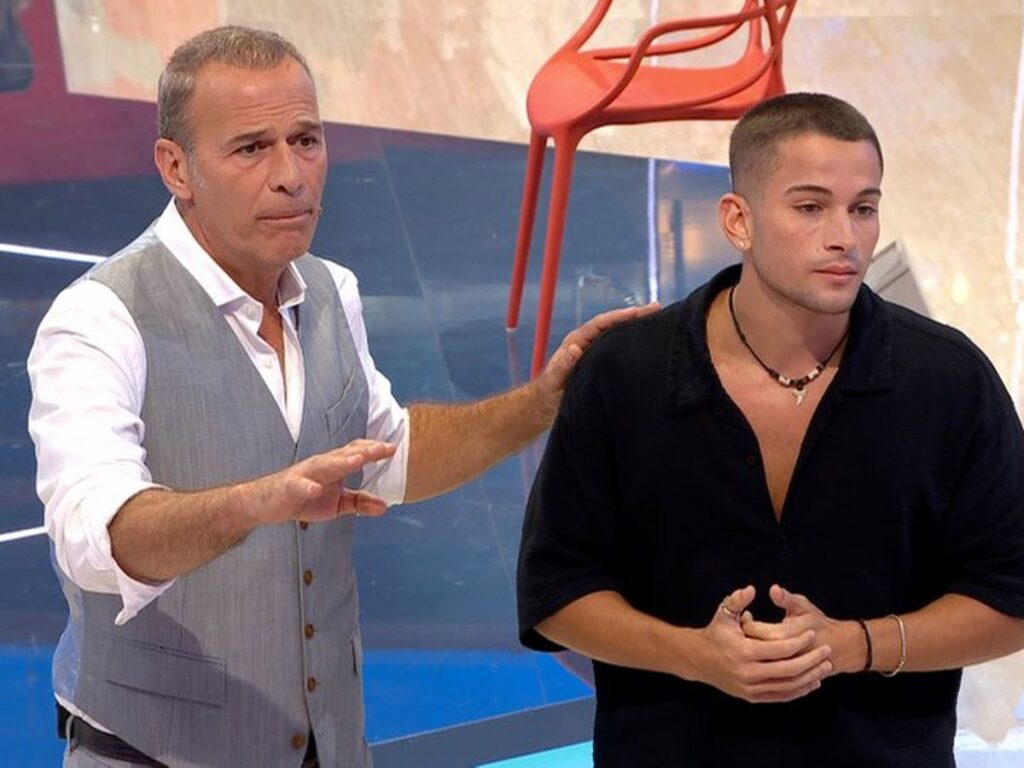 El dating de Carlos Lozano se hunde: «Amor o lo que surja» cae a la cola de su franja y agrava la crisis de Telecinco