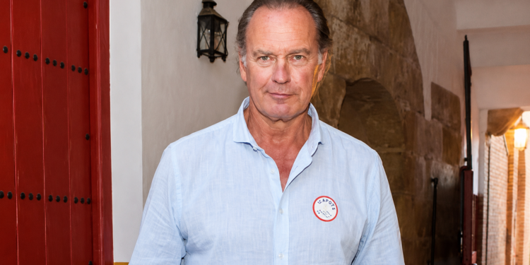 «Durante julio-agosto se unirán y estarán juntos»: el amigo que sí habla con Bertín Osborne mete al pequeño David en la foto y le ve
