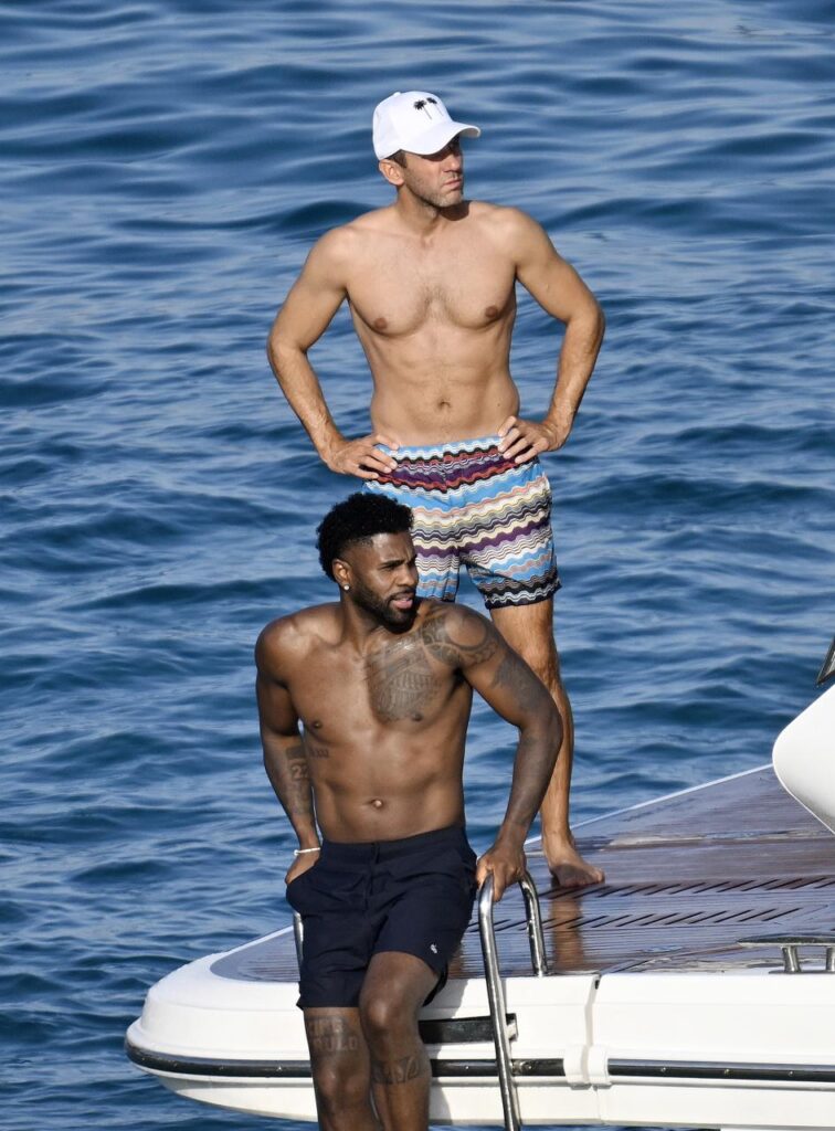 Jason Rundle Yate Jason Derulo alarga su verano en Mallorca con bolo y yate