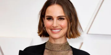 Natalie Portman muestra por primera vez su tripita al desnudo, ya a las puertas de dar a luz a su tercer hijo