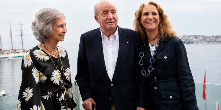 reyes emeritos e infanta elena