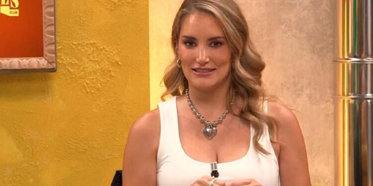 Alberto Guzmán, que sustituye hoy a Alba Carrillo en Ten, avisa de que la presentadora, indispuesta, «está deseando hab…