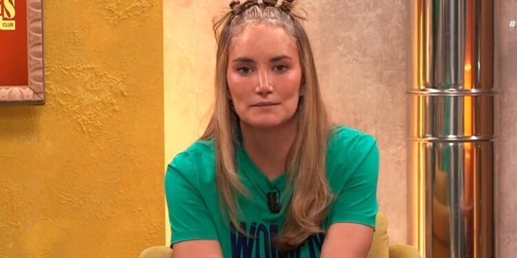Alba Carrillo, de baja por motivos de salud, comparte la foto de su hijo de bebé horas antes de conocerse la demanda de…