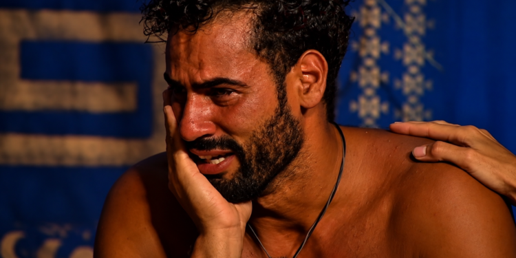 Asraf Beno se levanta llorando del 'Oráculo de Poseidón' en plena emisión de 'Supervivientes All Stars 3' y confiesa qu…