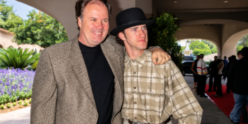 Fallece Dennis Haskins, el señor Belding en 'Salvados por la campana', con 75 años: «Todo el mundo adoraba al señor Bel…