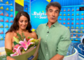 Jorge Fernández entrega un ramo de flores a Laura Moure en su último día en 'La ruleta de la suerte': «Esto es para Zoe…