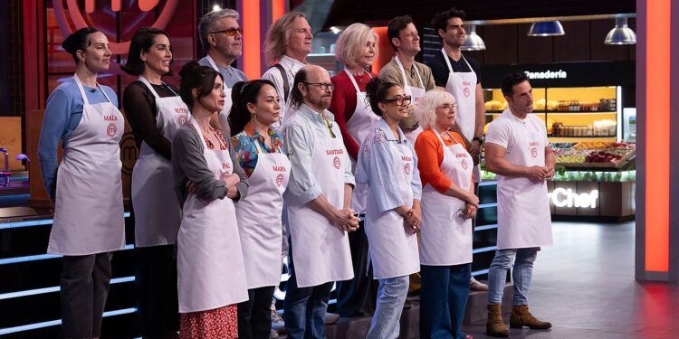 'MasterChef Celebrity Legends' expulsa a un aspirante por un flan que se deshizo y el propio concursante llama a su fal…