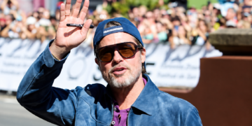 Gran expectación en San Sebastián por la llegada de Brad Pitt. El actor, acompañado de su pareja, Inés de Ramón, fue re…