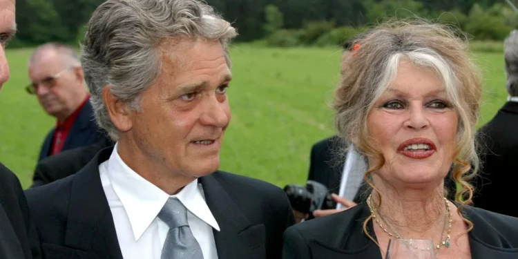 El viudo de Brigitte Bardot denuncia que la fundación de la actriz le echa de La Madrague, su casa de Saint-Tropez: «He…
