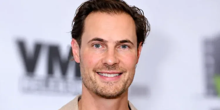 Erik von Detten, que fue el novio de Anne Hathaway en 'Princesa por sorpresa', es demandado por dos ancianos que le acu…