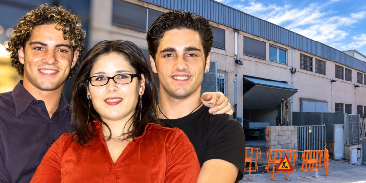 La nave en la que Rosa López, David Bisbal y Chenoa vivieron la Academia de 'Operación Triunfo' sale a la venta por 1,9…
