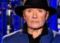 Amador Mohedano se cae en Chipiona y se hace una brecha en el pómulo. Telecinco enseña su foto, difuminada para no heri…