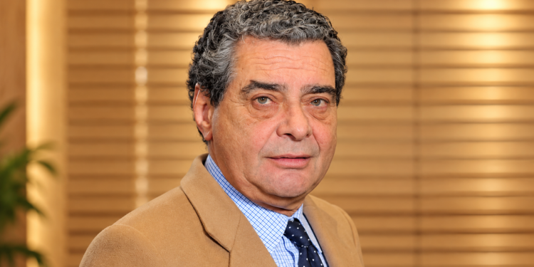El periodista Augusto Delkáder, expresidente de la Cadena SER y presidente de honor de la emisora, fallece este viernes…