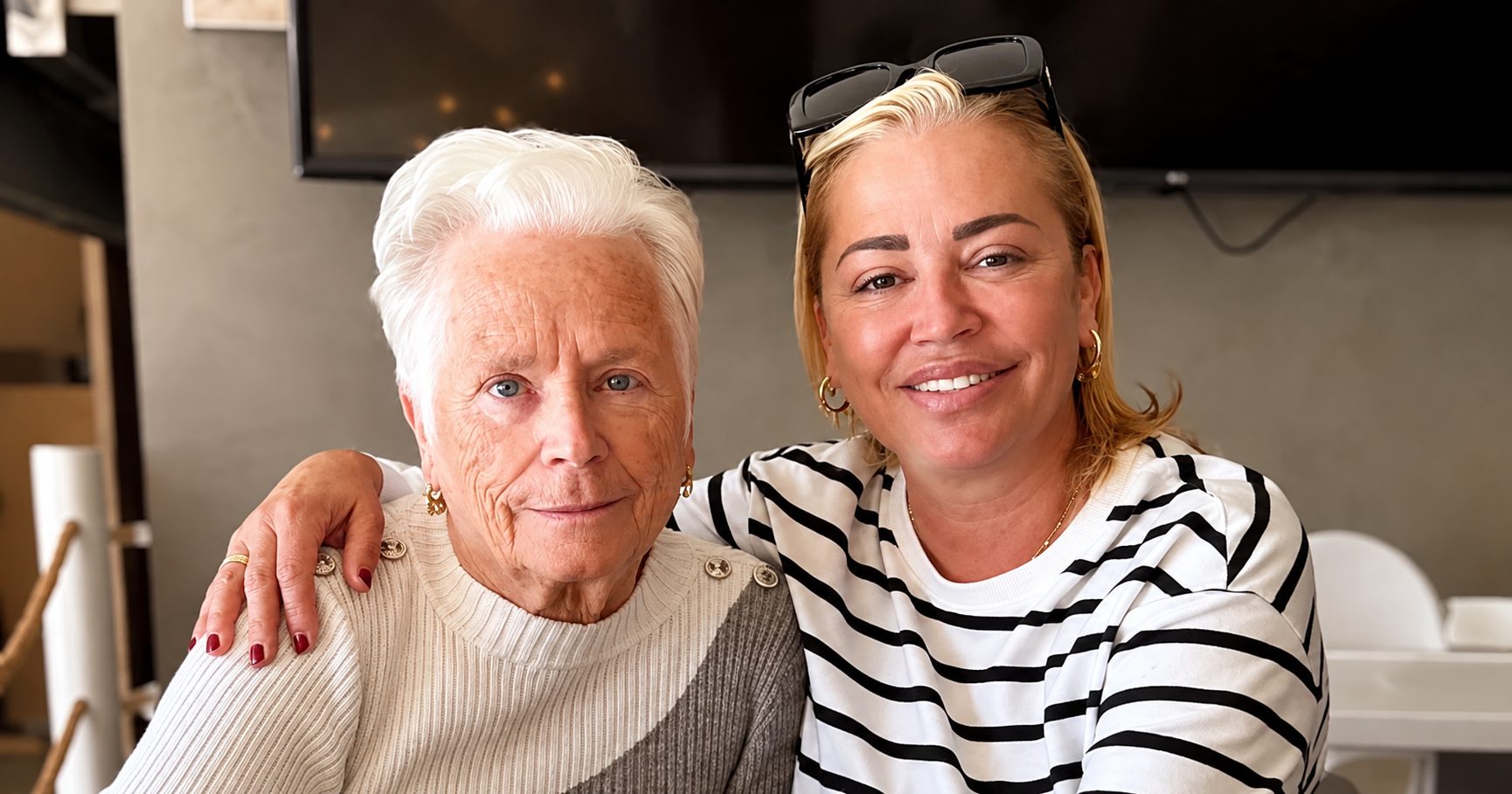 Belén Esteban felicita a su madre por sus 83 años con una comida familiar y un mensaje en el que escribe: «el 16 de oct…