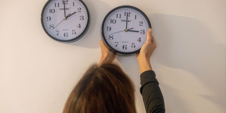 Seguirá habiendo cambio de hora en España: los países de la Unión Europea no logran ponerse de acuerdo para suprimirlo …