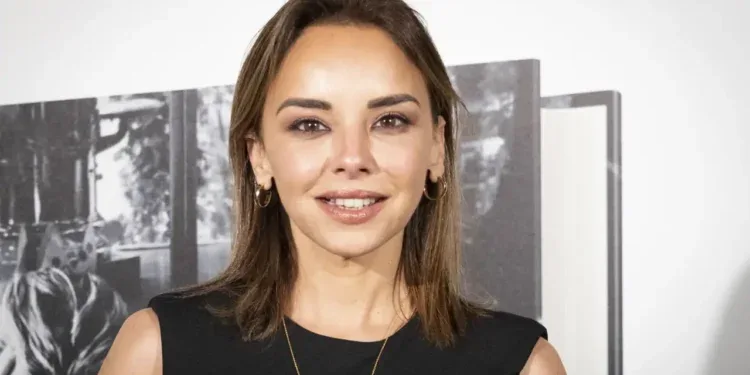 Chenoa frena a los reporteros que la esperan en su portal: «en mi casa no, chicos. No me gusta que vengáis a mi casa, e…