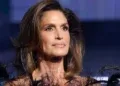 Cindy Crawford habla por primera vez de la muerte de Presley Gerber, casi un mes después, y escribe que la familia tien…