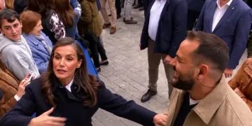 La reina Letizia pilla a un reportero asturiano con el nombre de su cámara cambiado y le suelta: «¡Se llama Nuria! ¿Por…