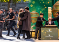 Santander se convierte en el plató del anuncio del Gordo de Navidad: figurantes con gorros y bufandas toman la plaza de…