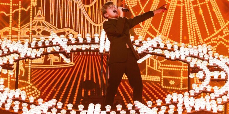 El cantante Lucas Paulano termina segundo en Eurovisión Junior 2026 y mejora el quinto puesto del año pasado. RTVE repi…