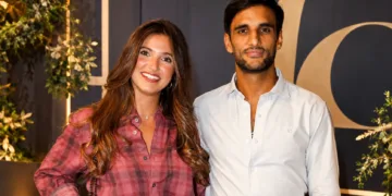 Manuel Vega, expareja de Tana Rivera, presume de nueva ilusión en Sevilla: coge de la cintura a la mujer que le acompañ…