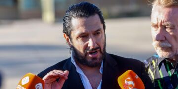 Rafael Amargo pide en un comunicado que le dejen vivir en paz tras su detención con su mujer. Una línea de la investiga…