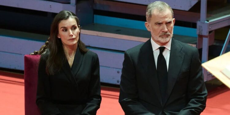 Comunicado de Felipe VI y Letizia por la tragedia ferroviaria de Toledo: «Acompañamos en su tristeza a las familias y s…