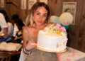 Rocío Flores muestra las fotografías de la fiesta de sus 30 años con su padre, Antonio David Flores, y Olga Moreno: «Es…