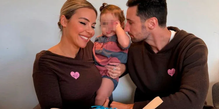 Sergio Rico y Alba Silva sufren el asalto de cinco encapuchados armados en su casa sevillana con sus dos hijos pequeños…