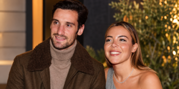 Sergio Rico vuelve con los agentes a su casa de Sevilla para una inspección ocular tras el asalto en el que le habrían …