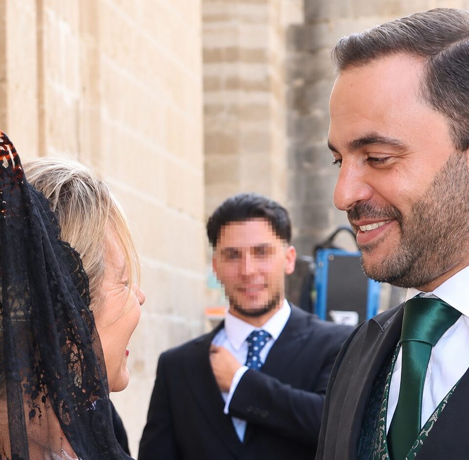 Antonio Tejado reaparece en Sevilla en el enlace de su hermano Chema. El juicio por el…